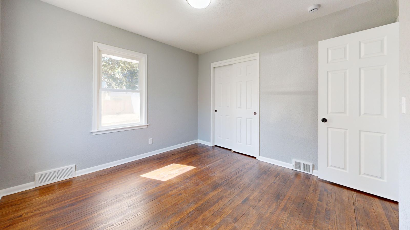 Opening a 1979 split-level main floor, Somerset, Bellevue